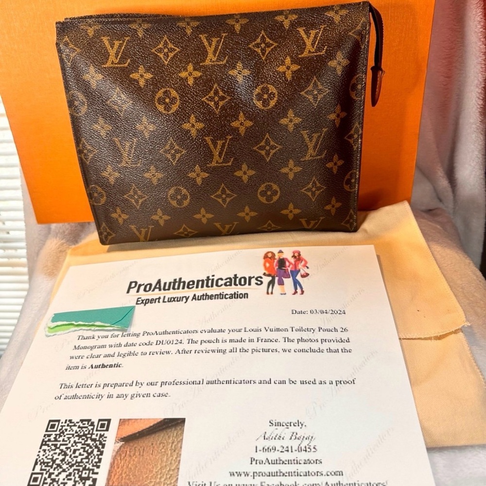 Louis Vuitton toiletry pouch 19  Monogram